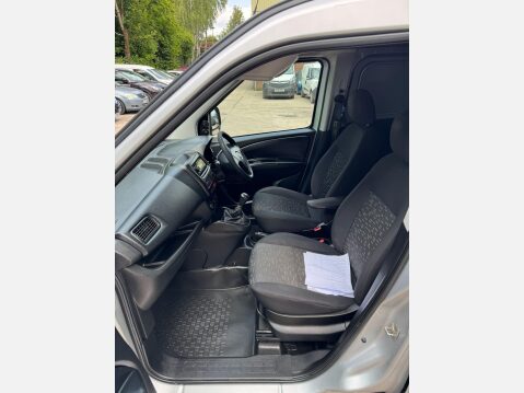Vauxhall Combo 1.3 CDTi 2000 16v Sportive FWD L1 H1 3dr 46