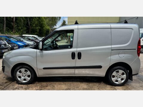 Vauxhall Combo 1.3 CDTi 2000 16v Sportive FWD L1 H1 3dr 23