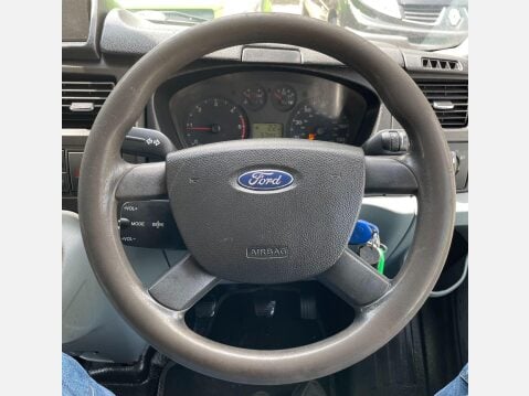 Ford Transit 2.2 TDCi 350 RWD L4 4dr (DRW) 33