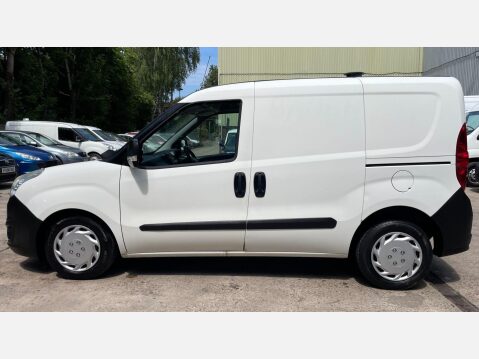 Vauxhall Combo 1.3 CDTi 2000 ecoFLEX 16v FWD L1 H1 (s/s) 3dr 17