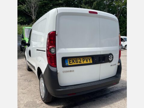 Vauxhall Combo 1.3 CDTi 2000 ecoFLEX 16v FWD L1 H1 (s/s) 3dr 14