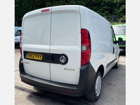Vauxhall Combo 1.3 CDTi 2000 ecoFLEX 16v FWD L1 H1 (s/s) 3dr 10