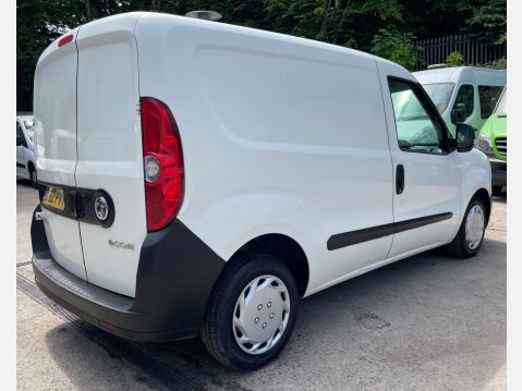 Vauxhall Combo 1.3 CDTi 2000 ecoFLEX 16v FWD L1 H1 (s/s) 3dr 9
