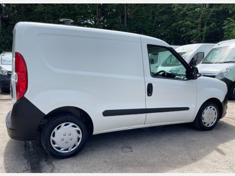 Vauxhall Combo 1.3 CDTi 2000 ecoFLEX 16v FWD L1 H1 (s/s) 3dr 8