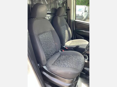 Vauxhall Combo 1.3 CDTi 2000 ecoFLEX 16v FWD L1 H1 (s/s) 3dr 30