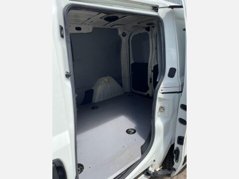 Vauxhall Combo 1.3 CDTi 2000 ecoFLEX 16v FWD L1 H1 (s/s) 3dr 20