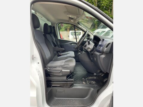 Vauxhall Vivaro 1.6 CDTi 2900 ecoFLEX L1 H1 Euro 5 (s/s) 5dr 23