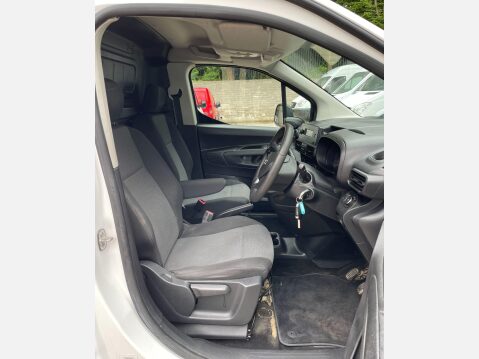 Vauxhall Combo 1.6 Turbo D 2300 Sportive L1 H1 Euro 6 (s/s) 4dr 23