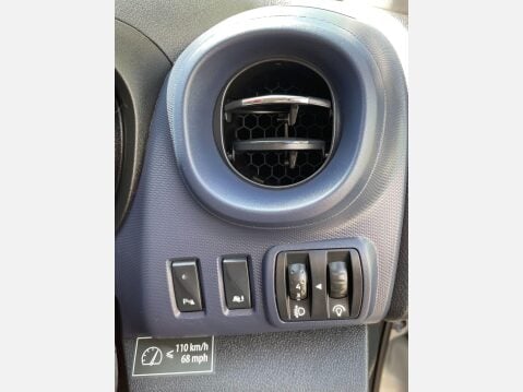 Vauxhall Vivaro 1.6 CDTi 2900 L2 H1 Euro 6 (s/s) 5dr 37