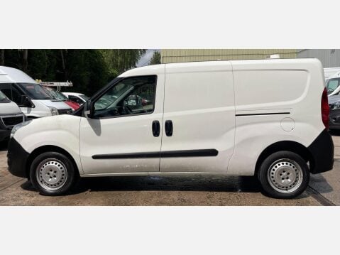 Vauxhall Combo L2H1 2300 S/S 11