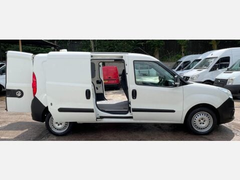Vauxhall Combo L2H1 2300 S/S 16