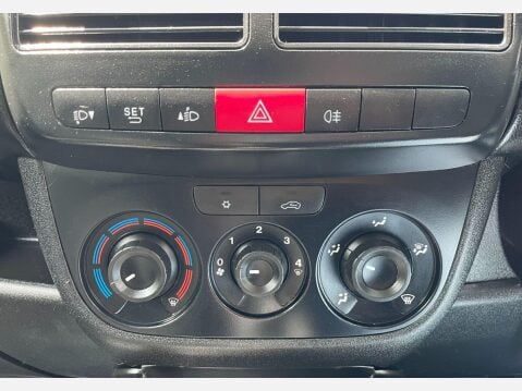Vauxhall Combo L2H1 2300 S/S 29