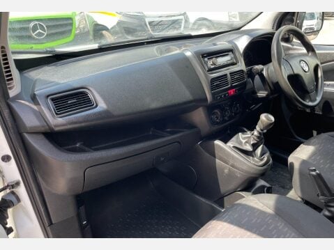 Vauxhall Combo L2H1 2300 S/S 33