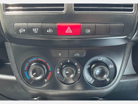 Vauxhall Combo L2H1 2300 S/S 29