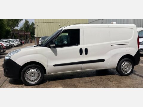 Vauxhall Combo L2H1 2300 S/S 17