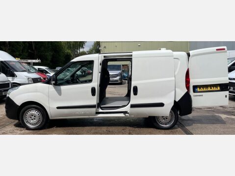 Vauxhall Combo L2H1 2300 S/S 16