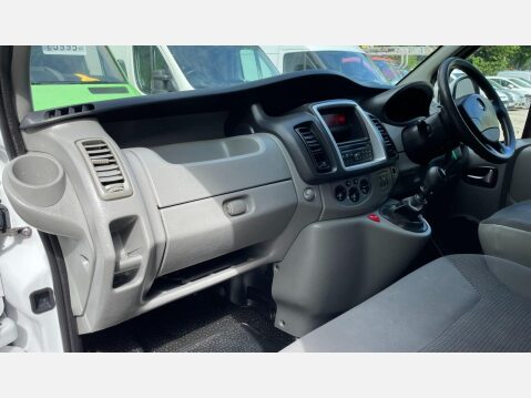 Vauxhall Vivaro 2.0 2900 CDTi Sportive FWD L3 4dr 31