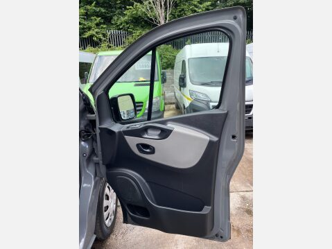 Renault Trafic 1.6 dCi ENERGY 27 Business+ SWB Standard Roof Euro 5 (s/s) 5dr 20