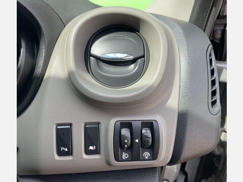 Renault Trafic 1.6 dCi ENERGY 27 Business+ SWB Standard Roof Euro 5 (s/s) 5dr 25
