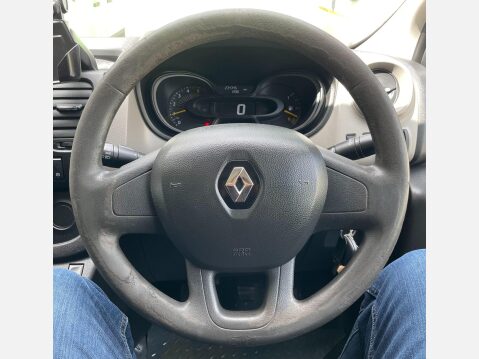 Renault Trafic 1.6 dCi ENERGY 27 Business+ SWB Standard Roof Euro 5 (s/s) 5dr 26