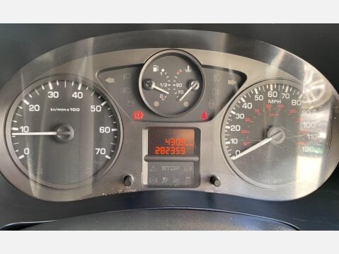 Citroen Berlingo 1.6 HDi 850 Enterprise L1 5dr 28