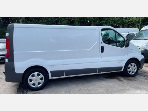 Renault Trafic 2.0 dCi LL29 L3 H1 4dr 7