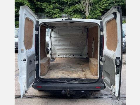 Renault Trafic 2.0 dCi LL29 L3 H1 4dr 17