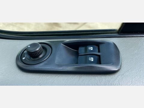 Renault Trafic 2.0 dCi LL29 L3 H1 4dr 25