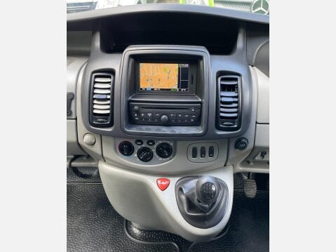 Renault Trafic 2.0 dCi LL29 L3 H1 4dr 28