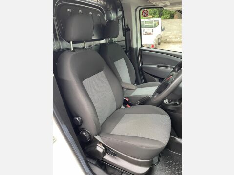 Fiat Doblo 1.6 JTD MultiJet 16v L1 H1 4dr 25