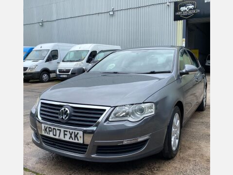 Volkswagen Passat 2.0 TDI SE DSG Euro 4 4dr 17