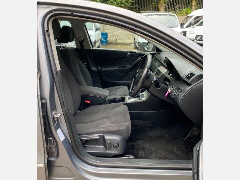 Volkswagen Passat 2.0 TDI SE DSG Euro 4 4dr 22