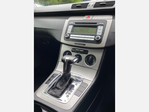 Volkswagen Passat 2.0 TDI SE DSG Euro 4 4dr 30