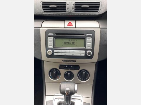 Volkswagen Passat 2.0 TDI SE DSG Euro 4 4dr 32