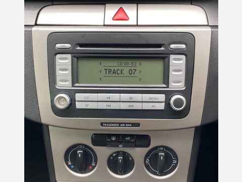 Volkswagen Passat 2.0 TDI SE DSG Euro 4 4dr 33