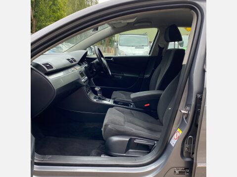 Volkswagen Passat 2.0 TDI SE DSG Euro 4 4dr 41