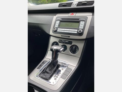 Volkswagen Passat 2.0 TDI SE DSG Euro 4 4dr 30
