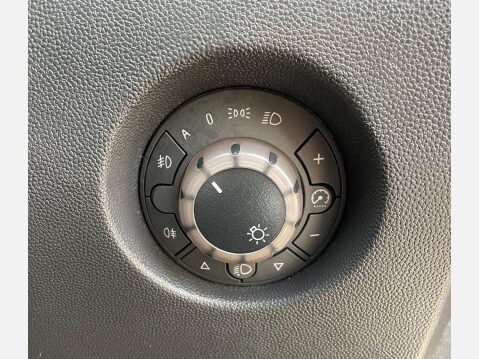 Vauxhall Corsa 1.2i 16v Design 5dr (a/c) 29