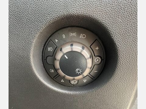 Vauxhall Corsa 1.2i 16v Design 5dr (a/c) 29