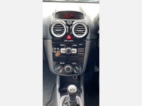 Vauxhall Corsa 1.2i 16v Design 5dr (a/c) 34