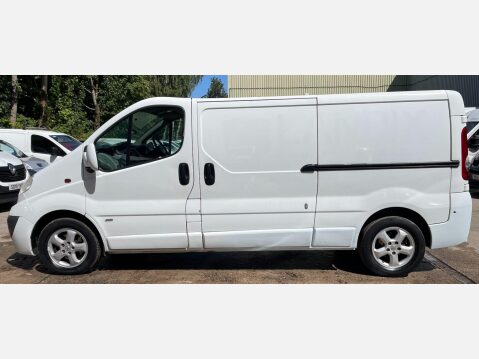 Vauxhall Vivaro 2.0 2900 CDTi Sportive FWD L3 4dr 15