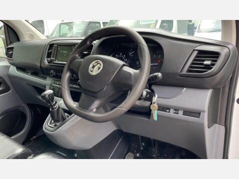 Vauxhall Vivaro 1.5 Turbo D 2900 Dynamic L1 H1 Euro 6 (s/s) 6dr 26