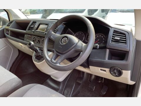 Volkswagen Transporter 2.0 TDI T28 BlueMotion Tech Startline FWD SWB Euro 6 (s/s) 5dr 25