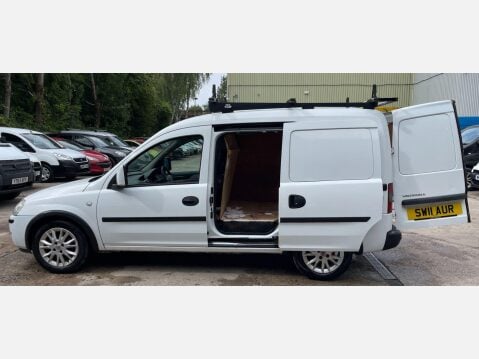 Vauxhall Combo 1.3 CDTi 1700 16v SE 3dr 18