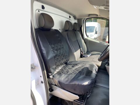 Vauxhall Vivaro 2.0 2700 CDTi FWD L1 4dr 29