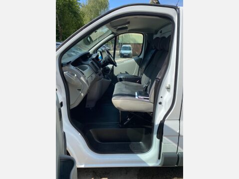 Vauxhall Vivaro 2.0 2700 CDTi FWD L1 4dr 39