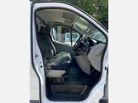 Vauxhall Vivaro 2.0 2700 CDTi FWD L1 4dr 28