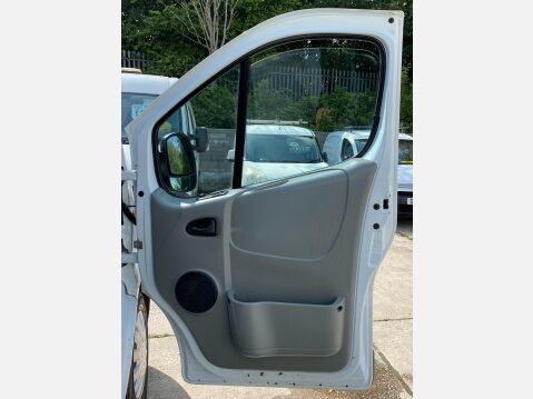 Vauxhall Vivaro 2.0 2700 CDTi FWD L1 4dr 26
