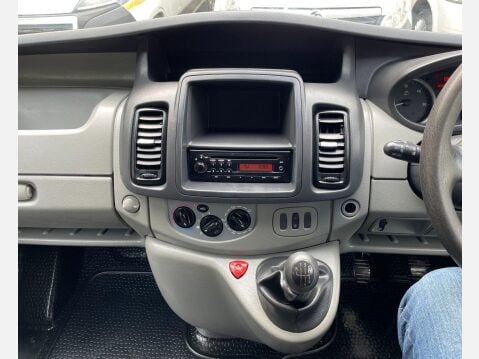 Vauxhall Vivaro 2.0 2900 CDTi FWD L1 4dr 27