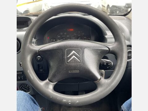 Citroen Berlingo 1.6 HDi 600TD LX 5dr (Euro 4) 23